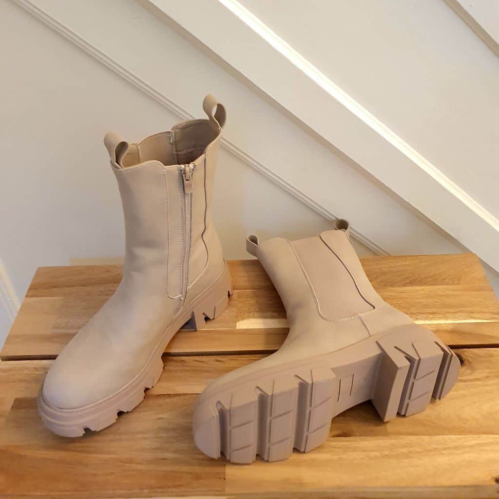 Romi Beige Chelsea Boots